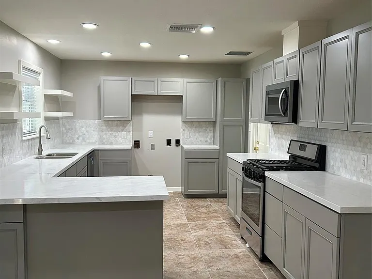 10233 Moorberry Ln — Photo 6