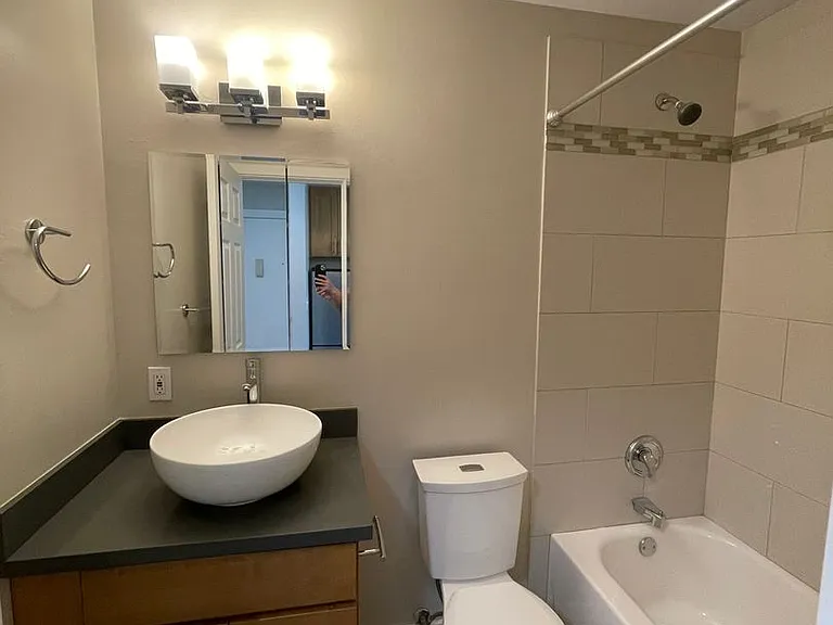 Mercer Crest Apartments — Photo 25