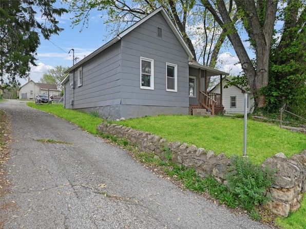 924 Dakota St, Leavenworth, KS 66048