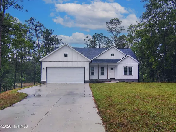 3049 River Hills Drive SW, Shallotte, NC 28470