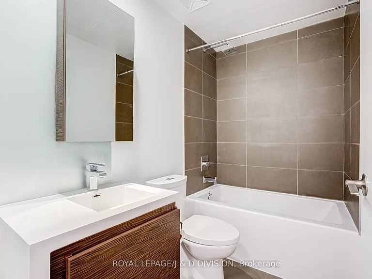 1030 King St W #435 — Photo 29