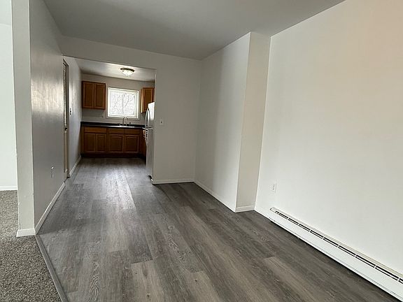 4th image of 266 Essex St #304