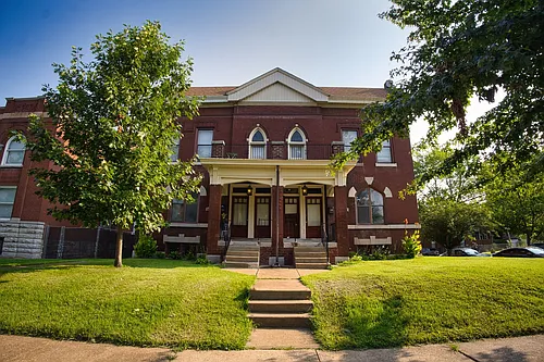 2303 Russell Blvd #1F Photo 1