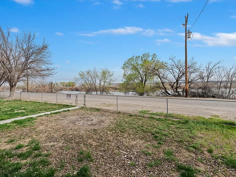850 Riverside Ave — Photo 15