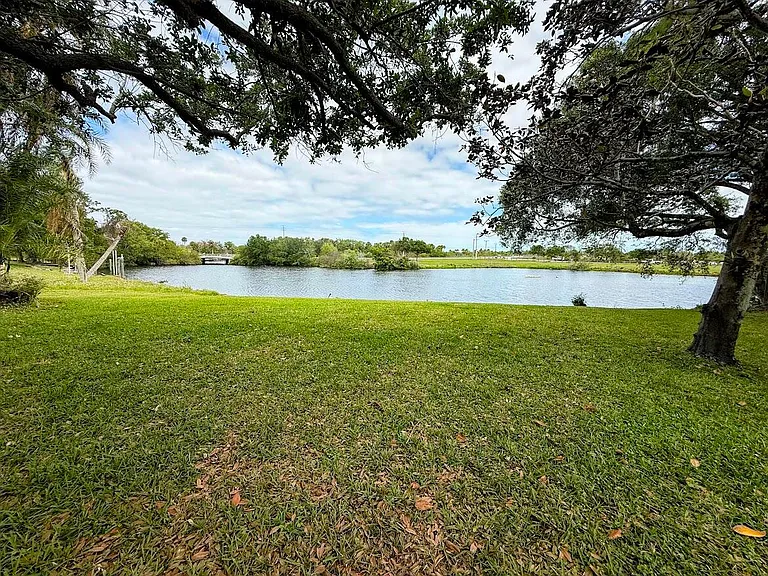 465 SE Naranja Ave — Photo 82