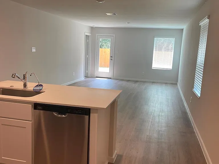 12164 Lexington Heights Dr — Photo 5