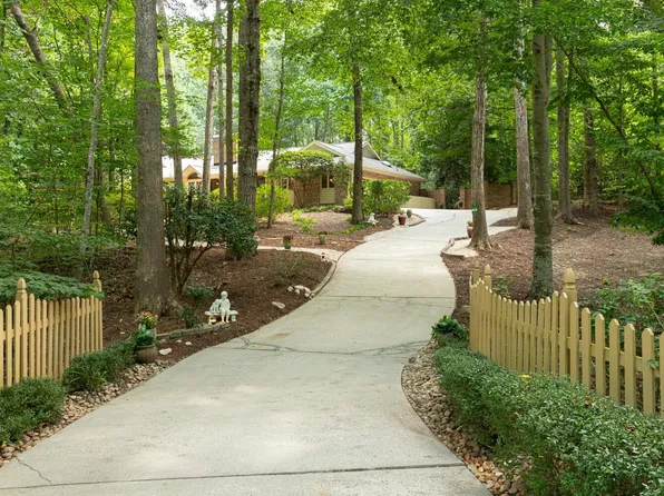 206 Winding Ridge Dr, Cary, NC 27518