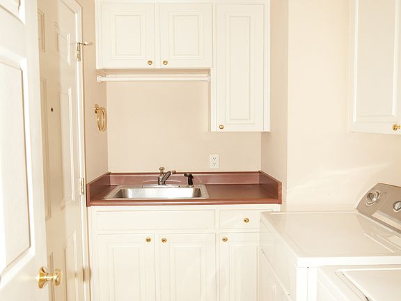 Laundry Room with Sink