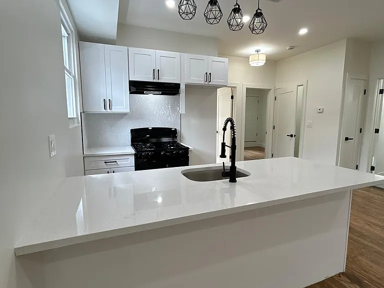 12 Elm St #3 — Photo 1