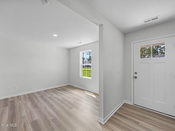 4th image of 891 Plymouth Road