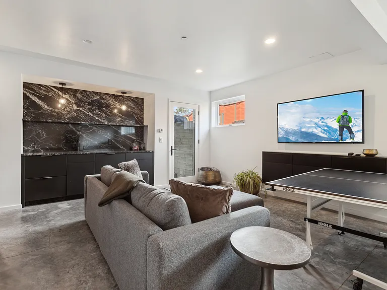 1102 Norfolk Ave — Photo 42
