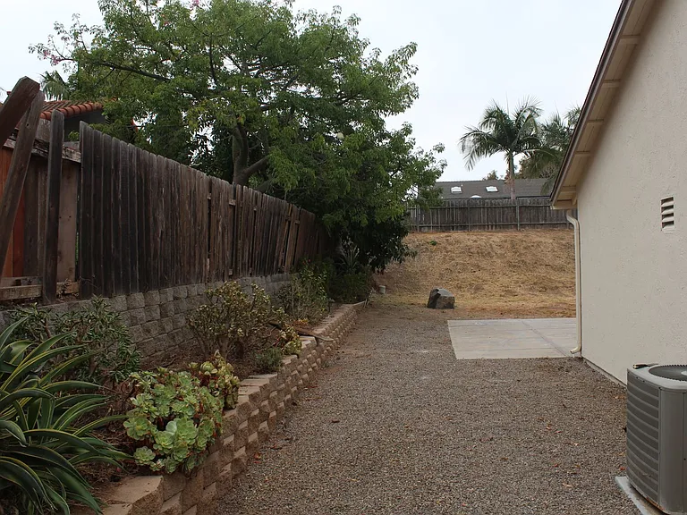 331 Rebecca Ave — Photo 22