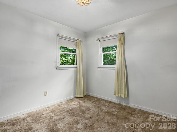5th image of 807 N Cherokee Ave