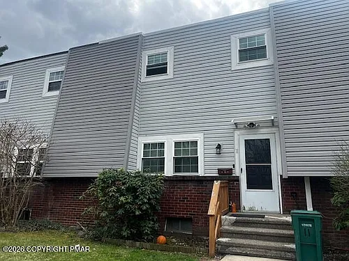 11 Spring Ln Photo 1