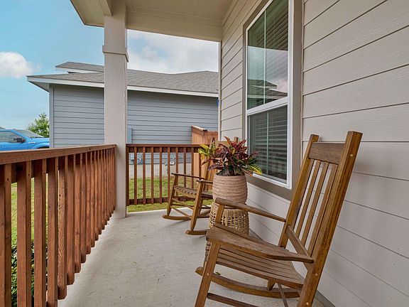 4th image of 213 William Moon Way