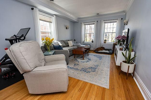 2nd image of 3743 N Clifton Ave APT 1