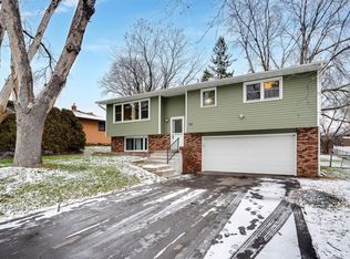 214 Ferndale St N, Maplewood, MN 55119