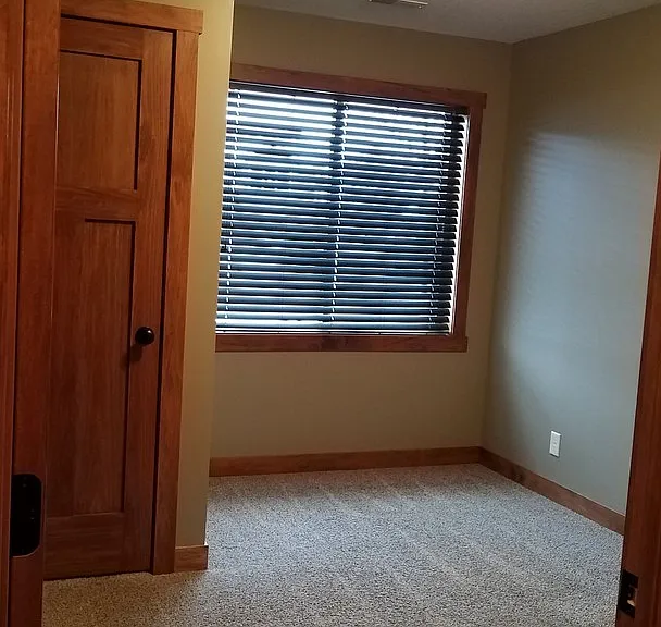 1876 Greenwood Valley Dr — Photo 15