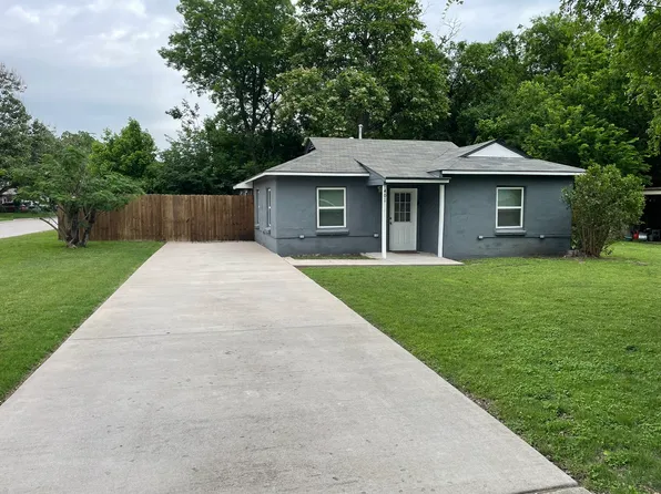 401 McEntire Ct, Fort Worth, TX 76108