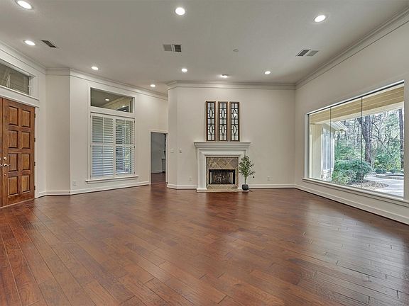 5th image of 43 Meadow Brook Pl