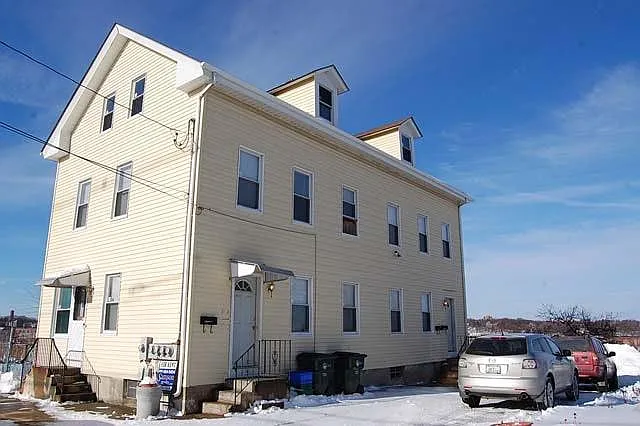 2 bed, $1,900 — Photo 2