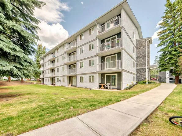 5601 W Dalton Dr NW #404C, Calgary, AB T3A 2E2