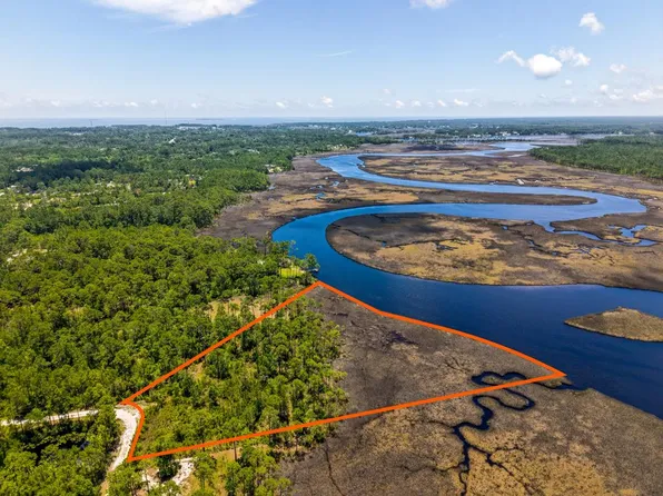 321 Jay Jay Way, Carrabelle, FL 32322
