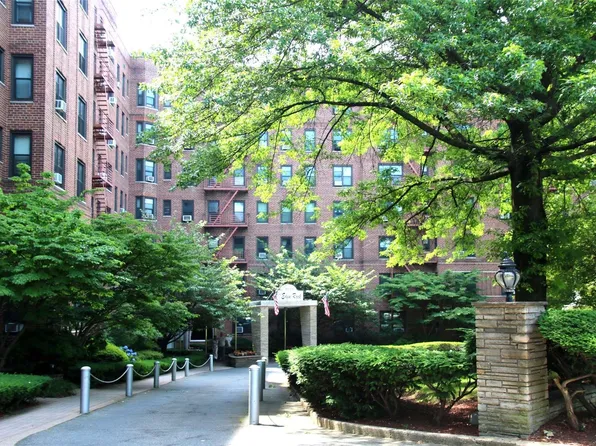 84-01 Main Street #211, Briarwood, NY 11435