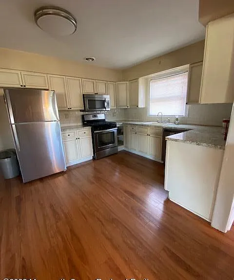 9 Howland Ave #1 — Photo 5