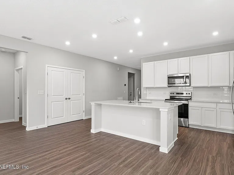 14695 Macadamia Ln — Photo 7
