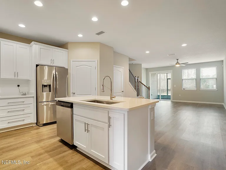 142 Castro Ct — Photo 6
