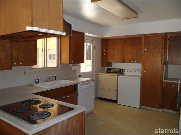 3rd image of 3265 Marlette Cir