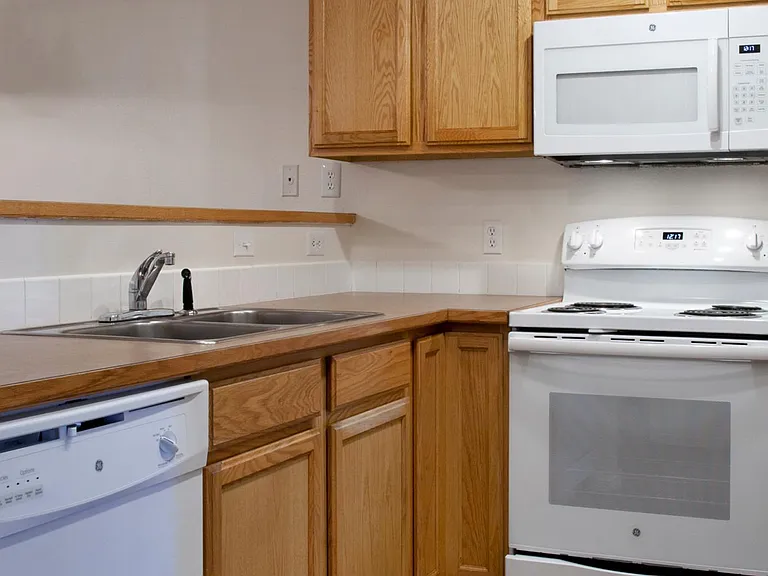 621 N Hydra Pl #A — Photo 3