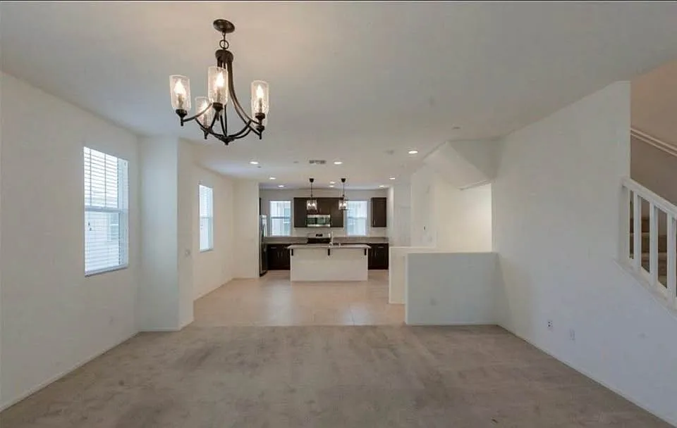 4 bed, 3.5 bath, 2120 sqft, $3,800 — Photo 2
