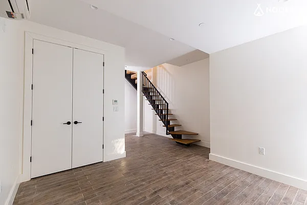 Rented by Nooklyn NYC LLC | media 76