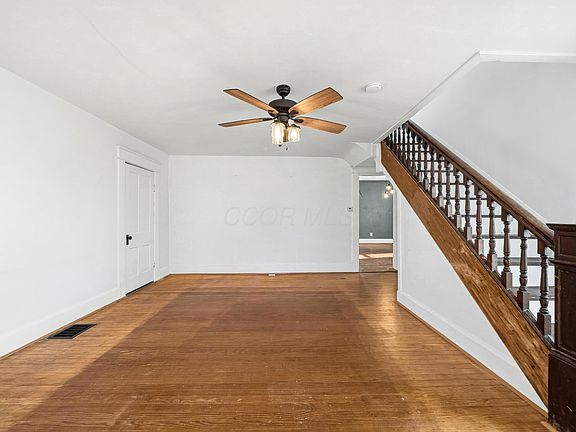 5th image of 123 W Corwin St