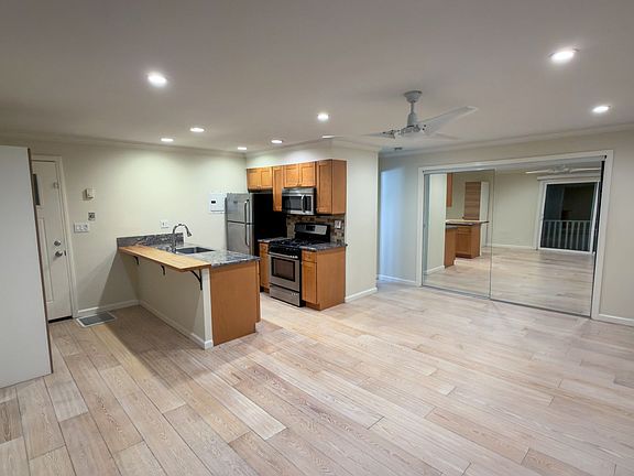 3rd image of 838 Cypress Ave APT 1