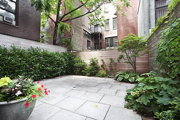 Sold by BLU Real Estate | media 2