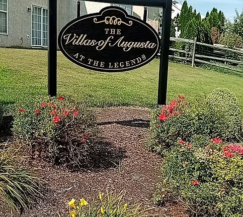 3rd image of 60 W Sarazen Dr