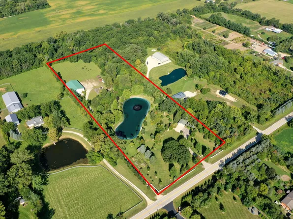 813 Menge Rd, Marengo, IL 60152