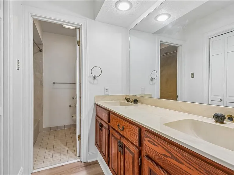 4422 Lake Vista Dr — Photo 10