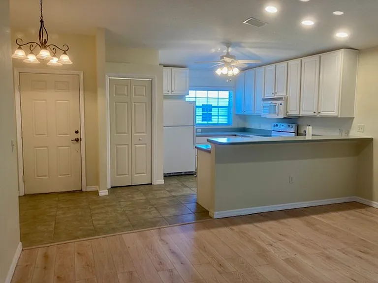 11246 W Freshwater Path — Photo 7