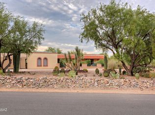 696 W Paseo Del Canto, Green Valley, AZ 85622