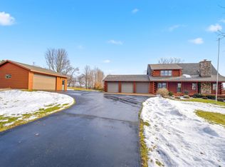 N1716 Winchester Rd, Hortonville, WI 54944