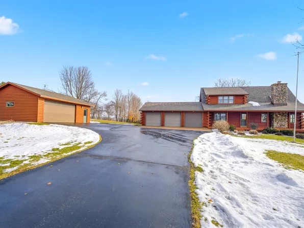 N1716 Winchester Rd, Hortonville, WI 54944