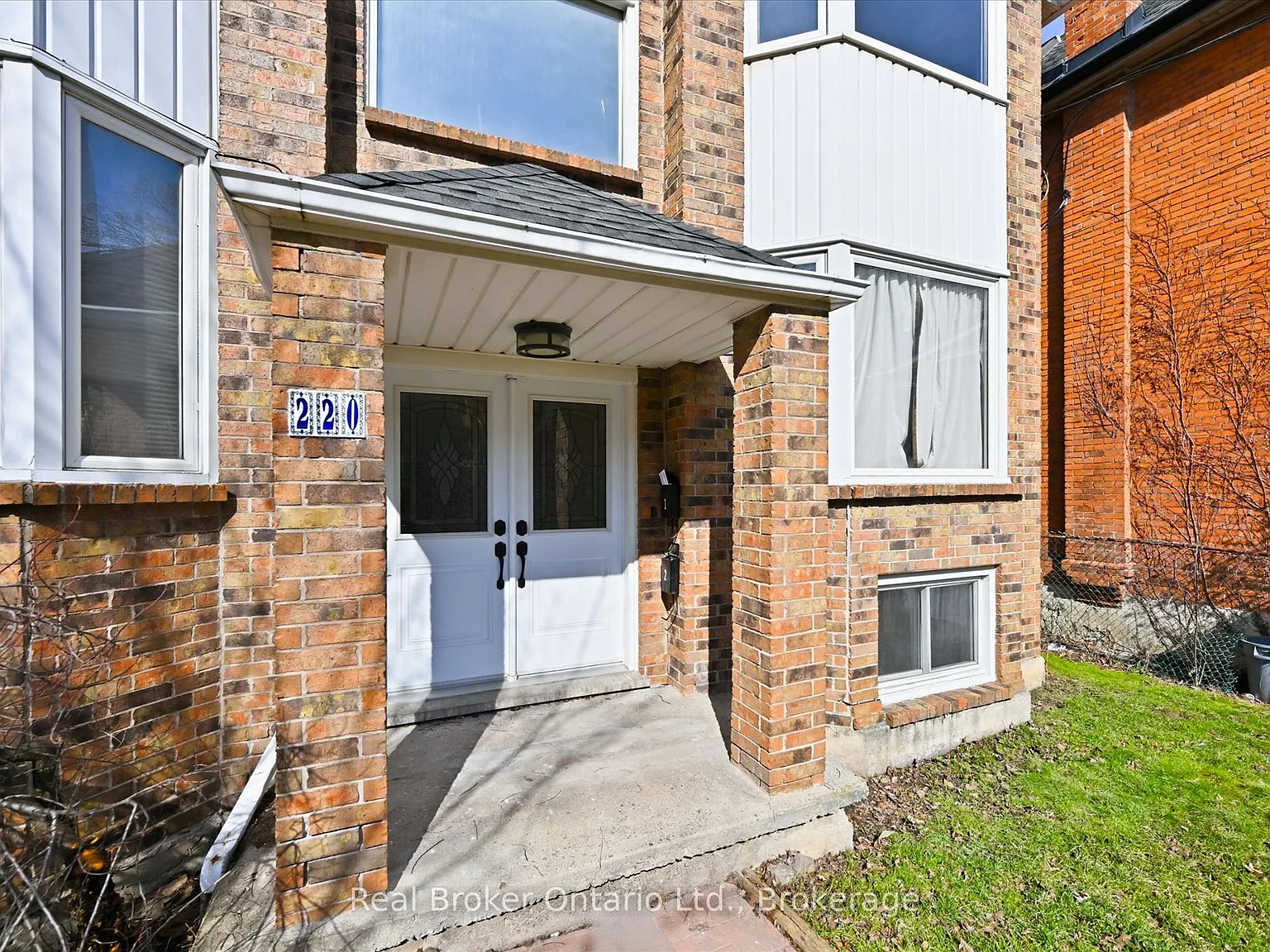 3 bed, $2,250 — Photo 2