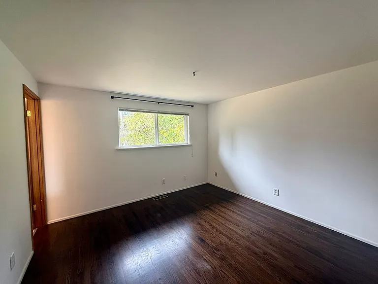8421 31st Ave SW — Photo 10
