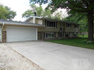 1306 Scenic View Dr, Iowa Falls, IA 50126