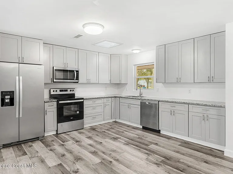 2426 Clemson Dr — Photo 3