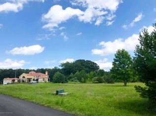 2 Parker Ct, Millstone, NJ 07726